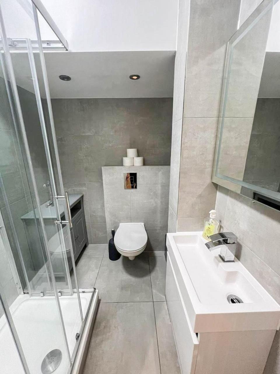 Chic 1-Bedroom Flat In Elephant & Castle, Near The Shard Лондон Экстерьер фото