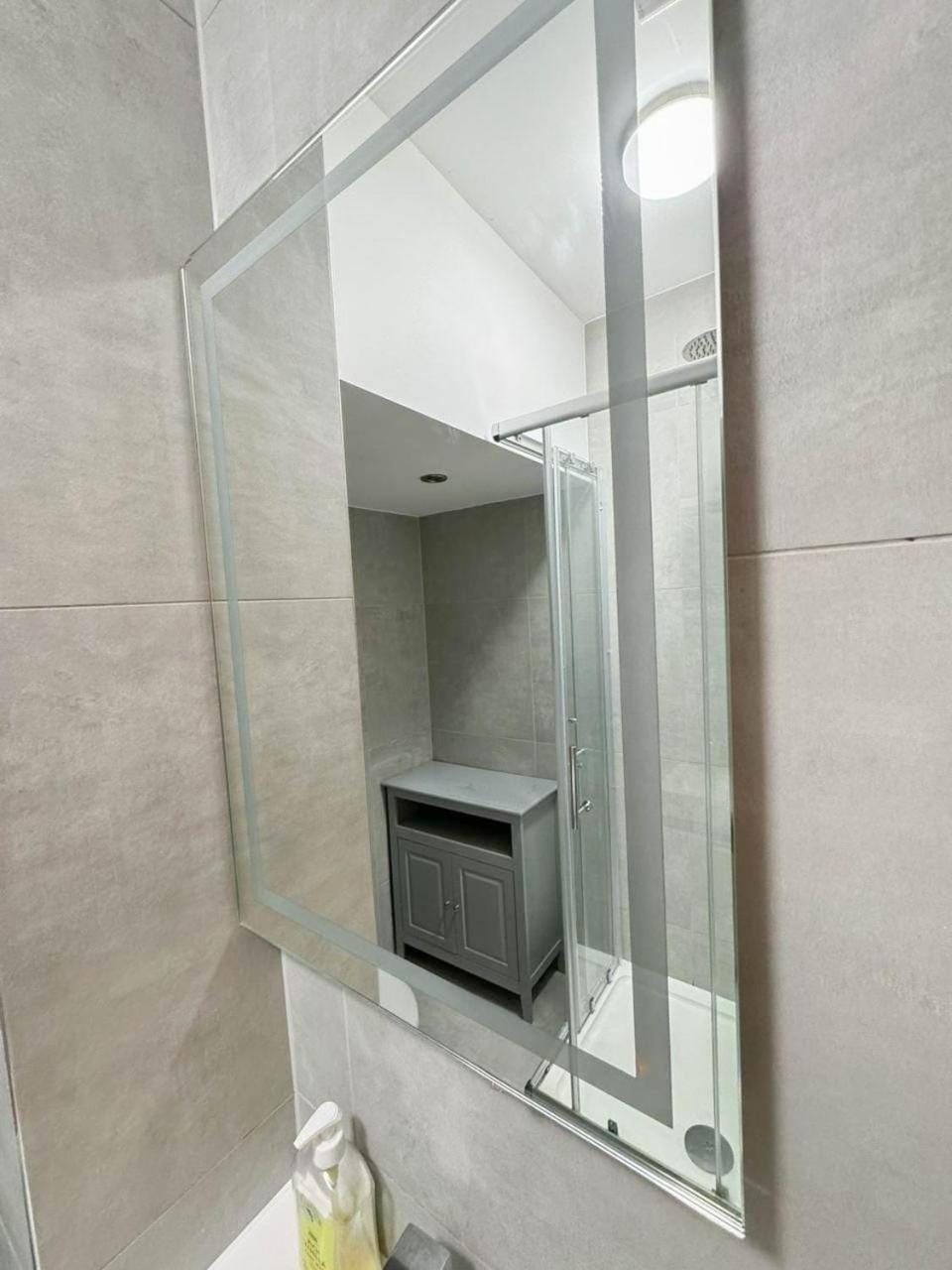 Chic 1-Bedroom Flat In Elephant & Castle, Near The Shard Лондон Экстерьер фото