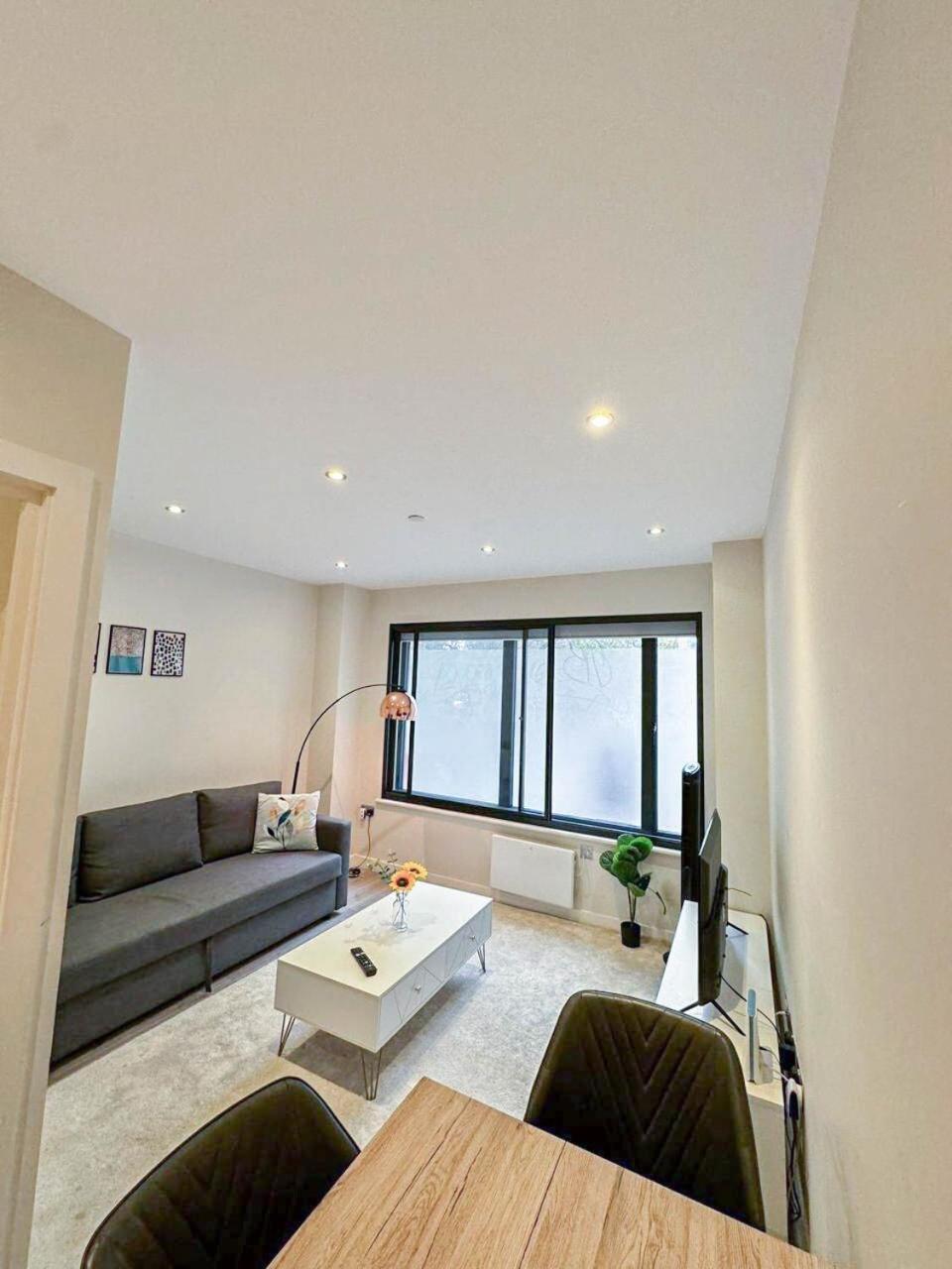 Chic 1-Bedroom Flat In Elephant & Castle, Near The Shard Лондон Экстерьер фото