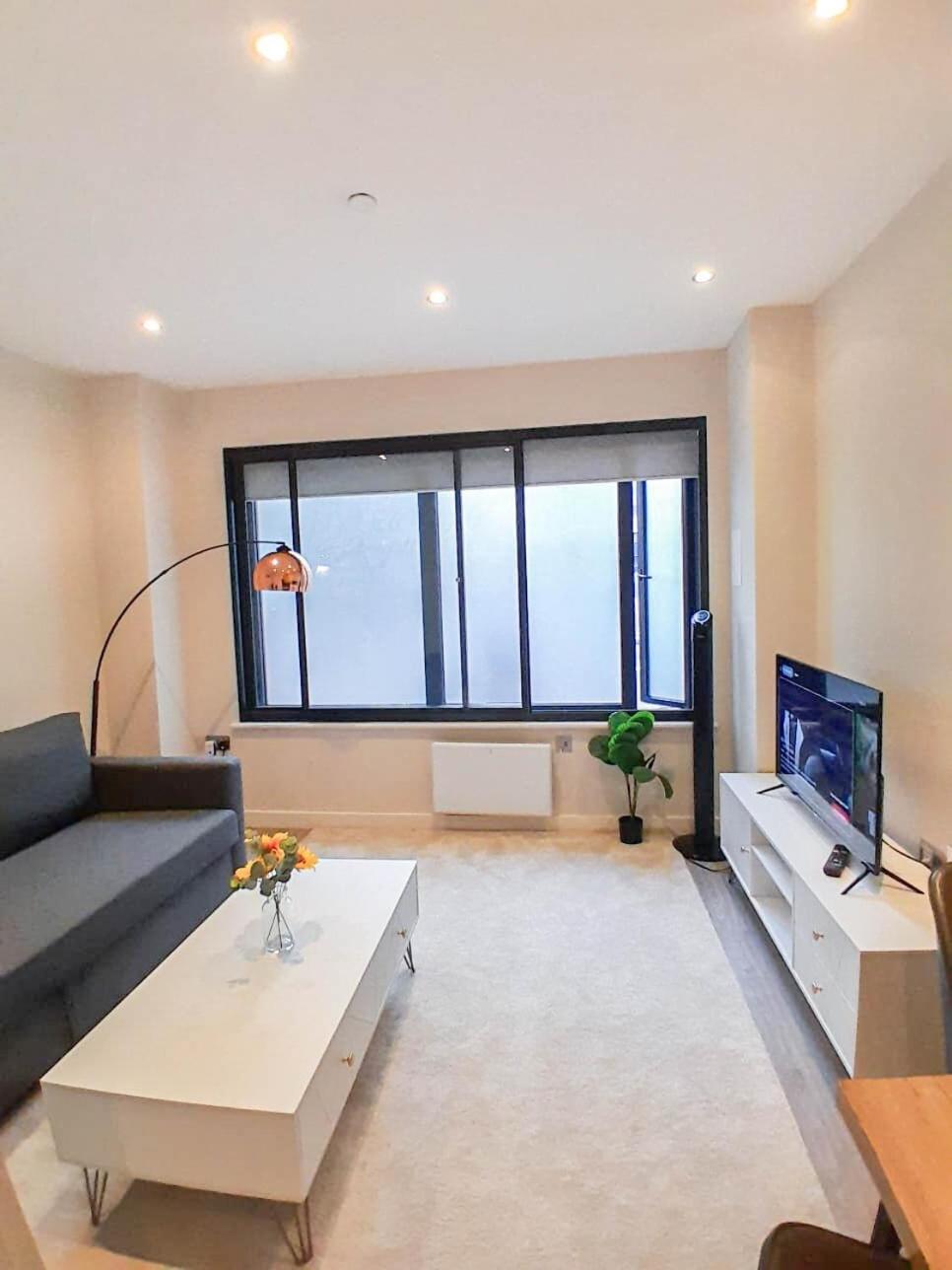 Chic 1-Bedroom Flat In Elephant & Castle, Near The Shard Лондон Экстерьер фото