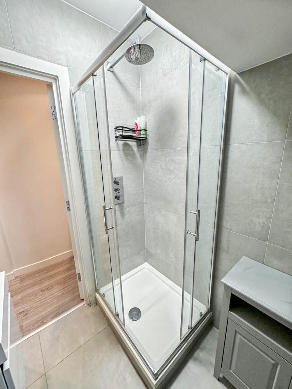 Chic 1-Bedroom Flat In Elephant & Castle, Near The Shard Лондон Экстерьер фото