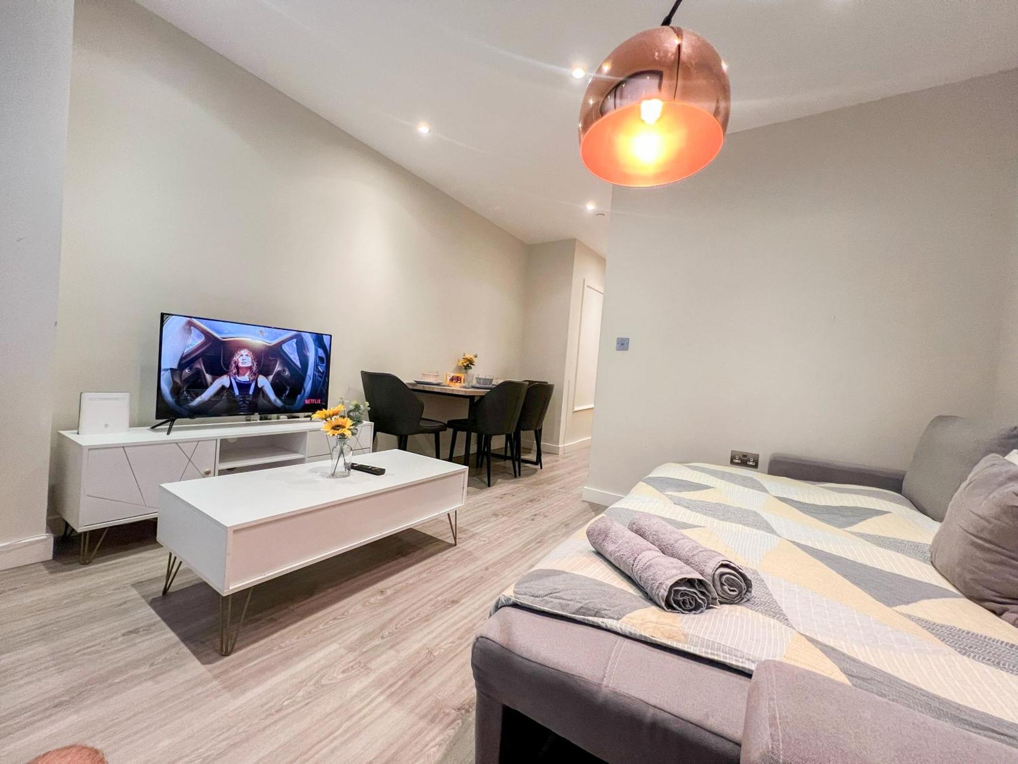 Chic 1-Bedroom Flat In Elephant & Castle, Near The Shard Лондон Экстерьер фото